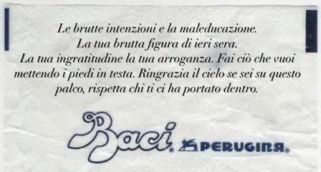 𝓑𝓪𝓬𝓲 𝐏𝐄𝐑𝐔𝐆𝐈𝐍𝐀 : le frasi storiche.
.
.
😂😂😂😂😂
.
. 
#adoro #aforismiromantici #lefrasistorichedeibaciperugina #baciperugina #sanremo2020 #sincero
