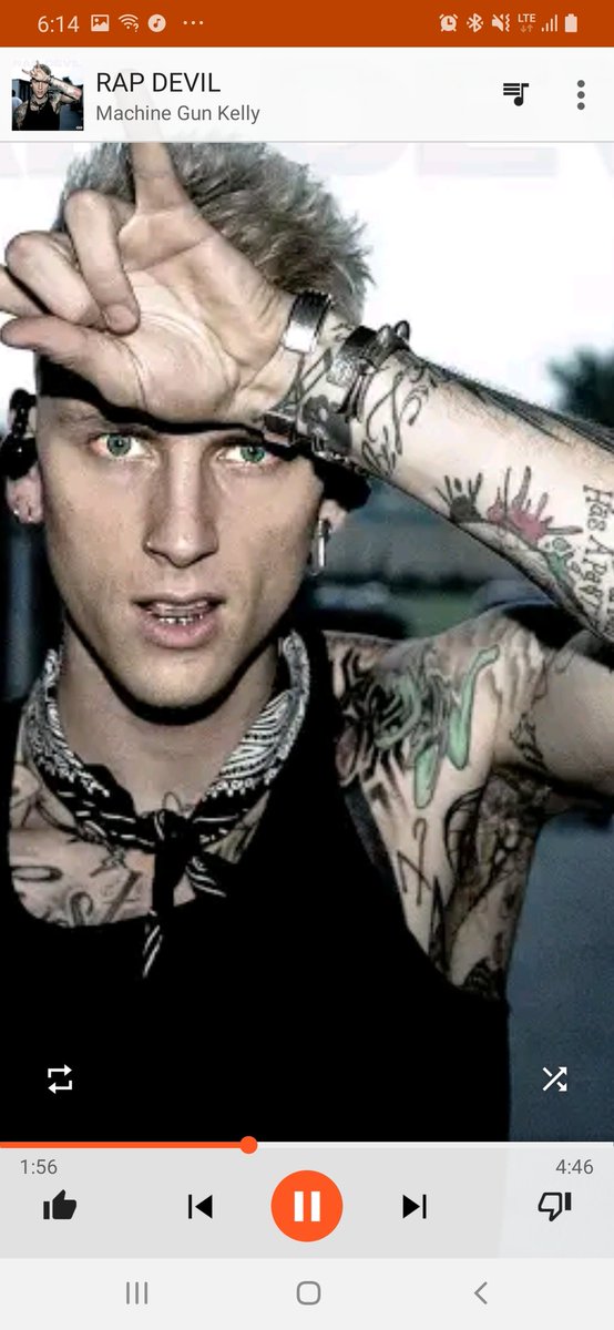 PRBGoddess's tweet image. Yooooo, I fuck wit @Eminem but @machinegunkelly really RIPPED THE FUCKKKKK outta this shit🙌🙌 #DissTracks