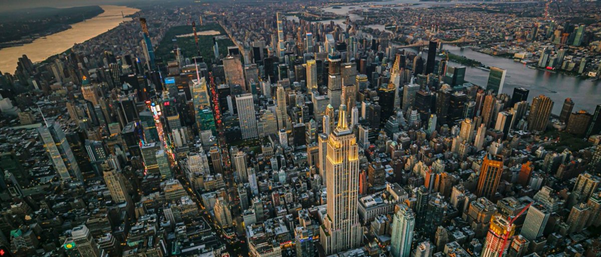 RichJeanneret's tweet photo. Ensuring businesses have successful futures means collaborating to address complex challenges. Today, we launch #NextYorkCity, which showcases how EY is driving change in this dynamic era. Learn more here: https://t.co/5f1tqoIiJ0 https://t.co/yNtUZEmMFE