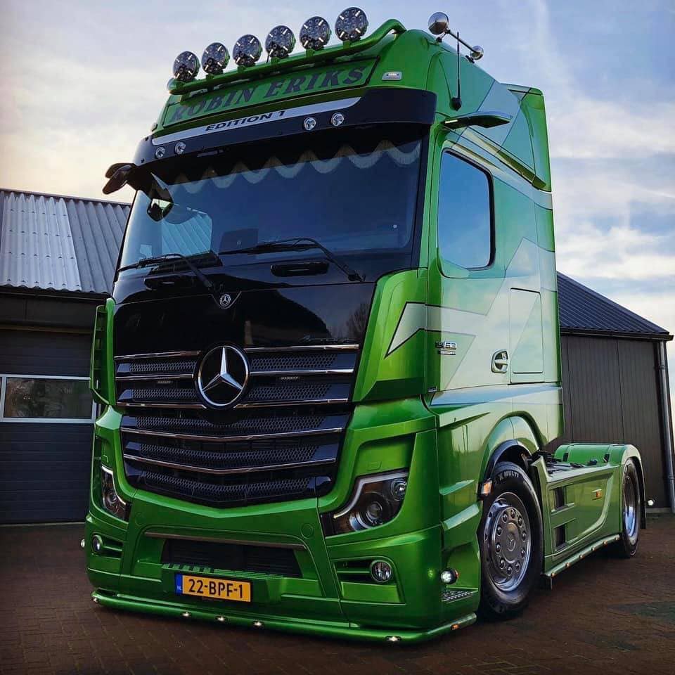 Kelsa on Twitter: "Thanks to our Dutch friends at CTC for sharing this  awesome image of Mercedes Benz truck complete with #Kelsa #HiBar #LoBar  #SideBars #ColourCoded https://t.co/cngId8LTnu" / Twitter