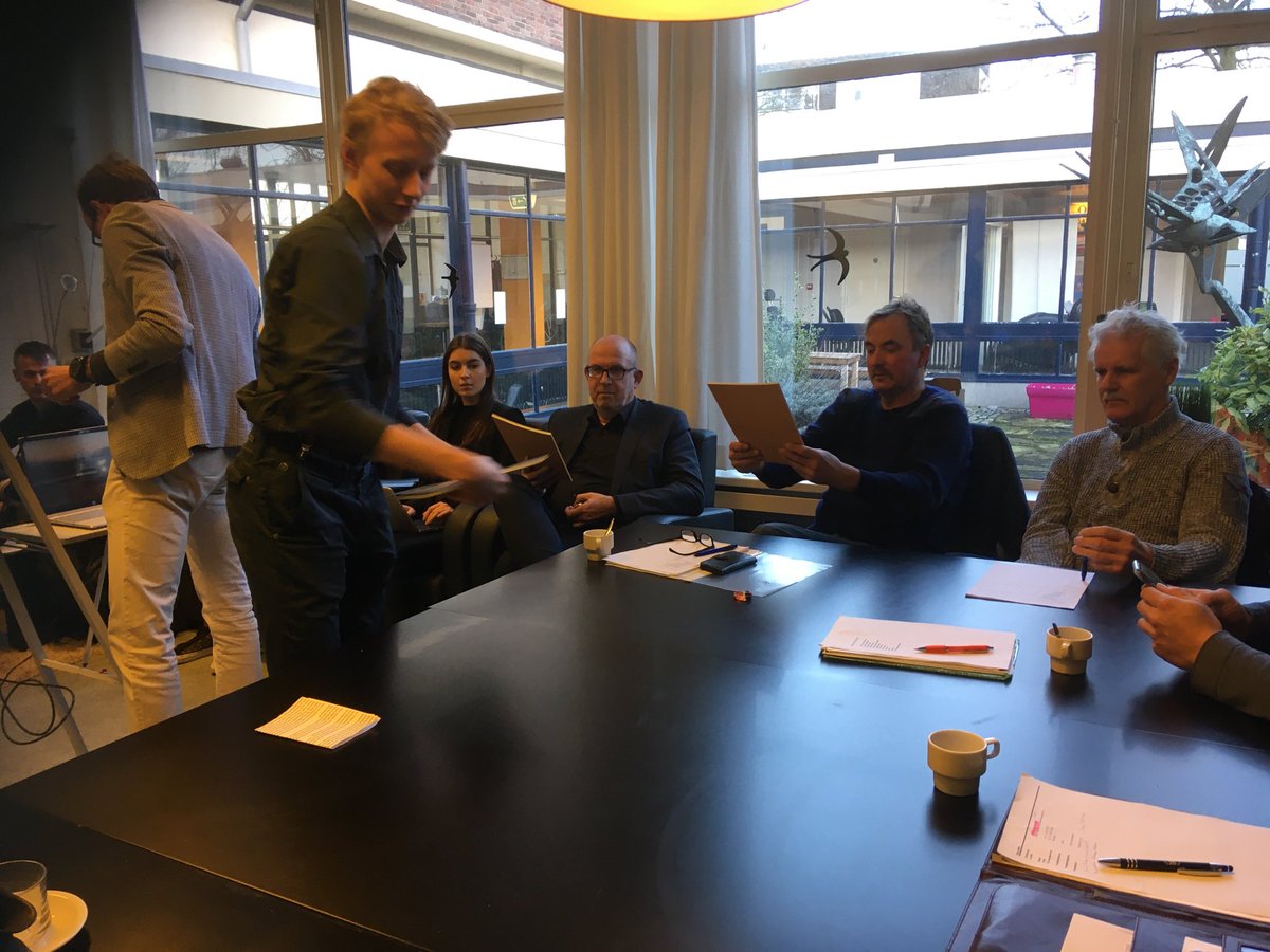 De Hanze studenten van Build Environment hebben hun eindrapport opgeleverd. Je zou niet zeggen dat het tweedejaars zijn. Hier kan de kopgroep Ekenstein echt mee verder.