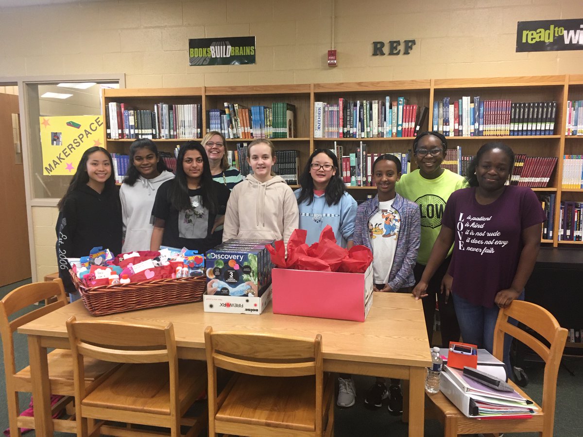 CMSLibraryHCPSS's tweet photo. Great job, Girl Up seminar members! This week they wrapped pajamas and toys for pediatric patients at Howard County General Hospital. https://t.co/YjjS7Vi2jb