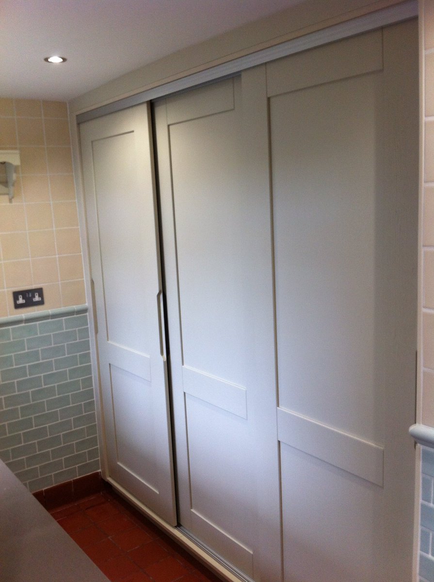 dvdfurniture's tweet photo. Sliding Doors from @dvdfurniture are perfect for all sorts of applications. Here in a #Kitchen #Utility solid Oak painted Matt Cashmere to match canbinetry in #U702 @EGGER_UK - Also available in #paintedmdf or #vinylwrapped #bespoke & #MadetoMeasure #MadeintheUK @buybritishmade https://t.co/9InuQt951i