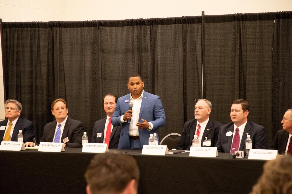 batchfortexas's tweet photo. Thank you to the Midland County GOP for hosting Monday's forum. It is always a pleasure to speak in front of a home crowd and see so many familiar faces. #backbatch https://t.co/rbfVTj5RDo
