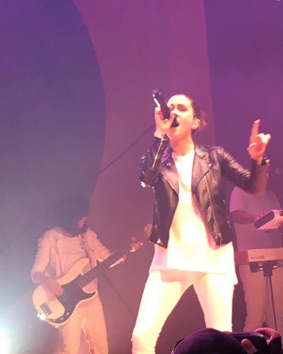 TeganEffect's tweet photo. I canโt believee this was years ago today, London Roundhouse. The first show of the #LY2D U.K. tour. Fun fact: it was the first time I met @ThereisJames too! Love and miss you all! Xoxoxo โค๏ธ๐งก๐๐๐๐๐ค๐ค https://t.co/SYSdl6j59F