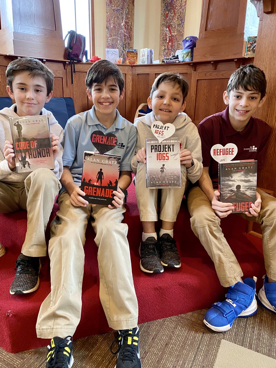 Schenck_Library's tweet photo. Choosing books we love to put on display. We’ve got an ⁦@AlanGratz⁩ fan club in this class! ⁦@Stuckin5thGrade⁩ ⁦@SchenckSchool⁩ https://t.co/V1BkFLhGAK