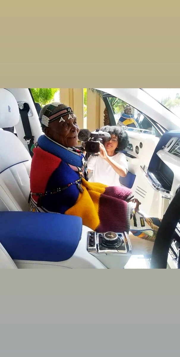 baludlamini's tweet image. #RollsRoyce #DrEstherMahlangu #disruptingpatterns