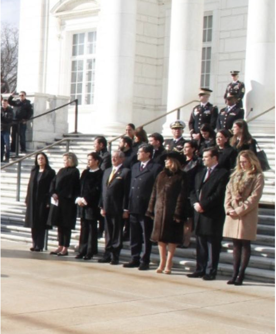 gabisommerfeld's tweet photo. Sin duda alguna, construir relaciones que apoyan al desarrollo de nuestro #Ecuador es deber de todos.  Un honor ser parte de la delegación empresarial que acompaña al Presidente @Lenin y demas autoridades en la visita oficial a Estados Unidos. https://t.co/ONCsu7Ohod