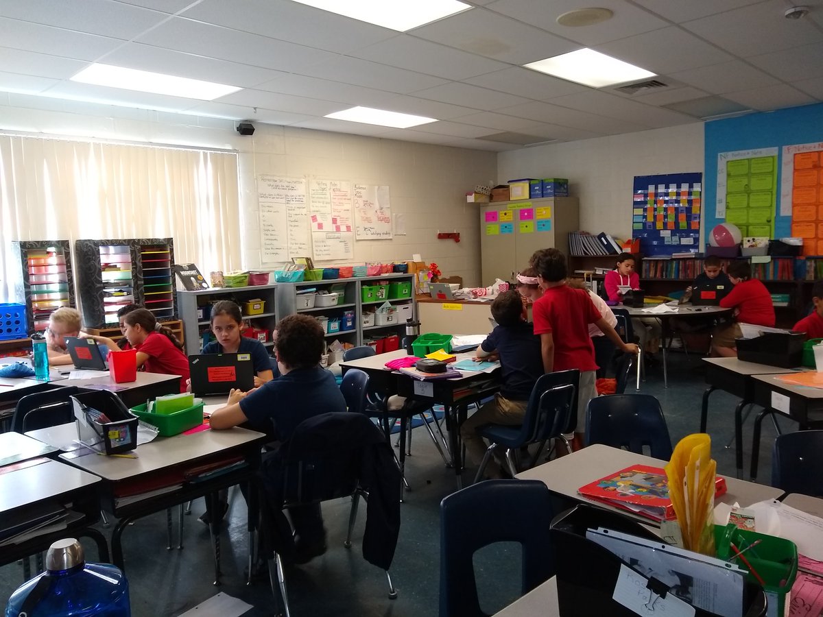 Ss working collaboratively on their Civil Rights Activists presentations #4thgradefun <a href="/WoodbridgeElem/">WoodbridgeElem</a>