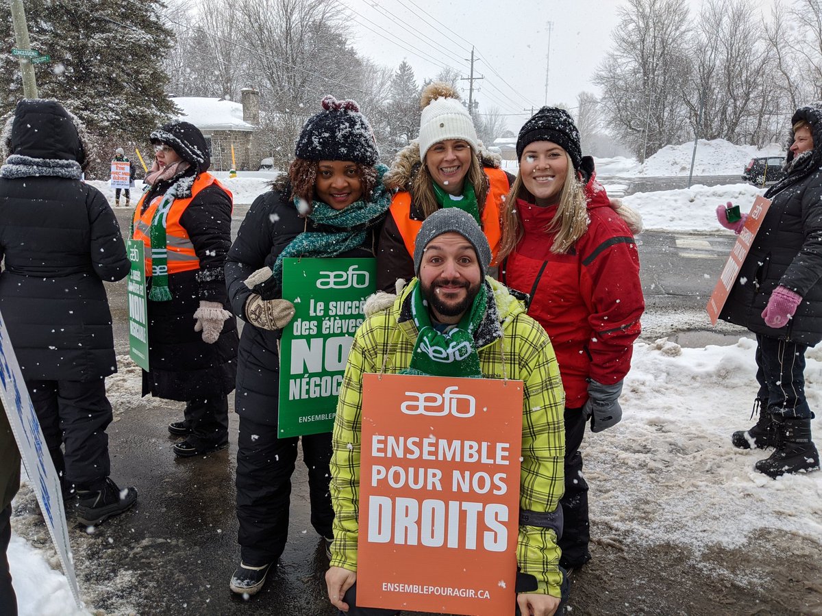 Plus de 200 klaxons! #beepbeepforED <a href="/aefo_unite66/">AEFO - Unité 66</a> <a href="/aefopresidence/">Gabrielle Lemieux</a> <a href="/AEFO_ON_CA/">AEFO</a>