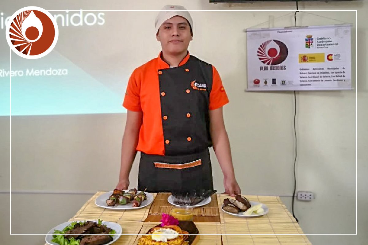 PlanMisiones's tweet photo. Estudiantes de Gastronomía y Alimentación presentaron sus proyectos de grado en la carrera de Gastronomia y Alimentación en la Escuela Taller de la Chiquitania. Fueron 15 jóvenes los que obtuvieron la calificación para graduarse como técnicos auxiliares. #Bolivia #Chiquitos https://t.co/KjWmV5WZ6M