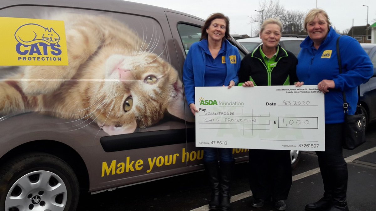 Our Scunthorpe store's community champion Maggie was happy to present a £1,000 cheque to the team at Scunthorpe Cats Protection after they won our recent green token giving vote.