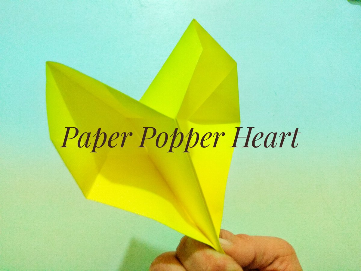 JustOrigamiMgc's tweet photo. #Howto make #origami #paper #popper easy and #Loud !!!!!! #papercraft #papertoy 
#tutorial : https://t.co/66O6KqM7yB https://t.co/vJuv6wBSSj