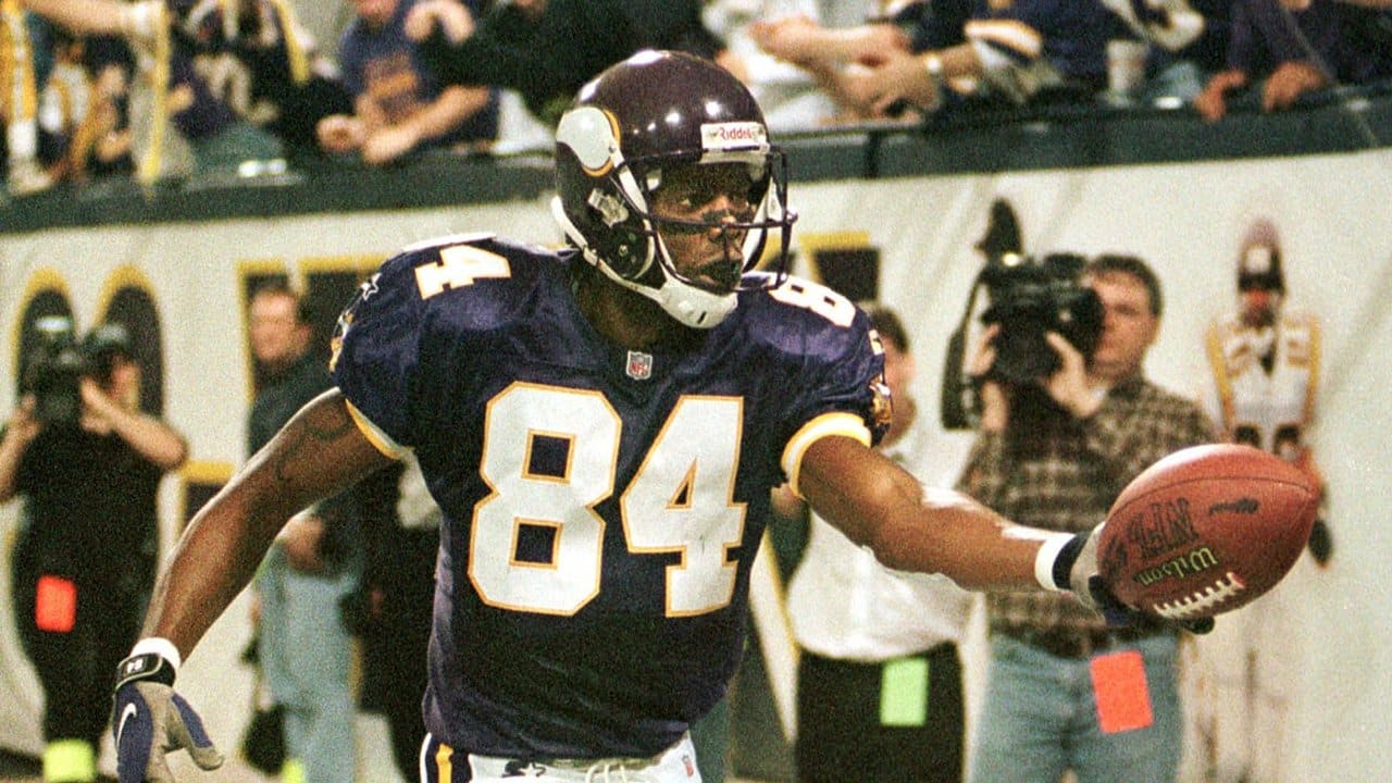 Happy Birthday to Vikings Pro Football Hall of Famer Randy Moss   