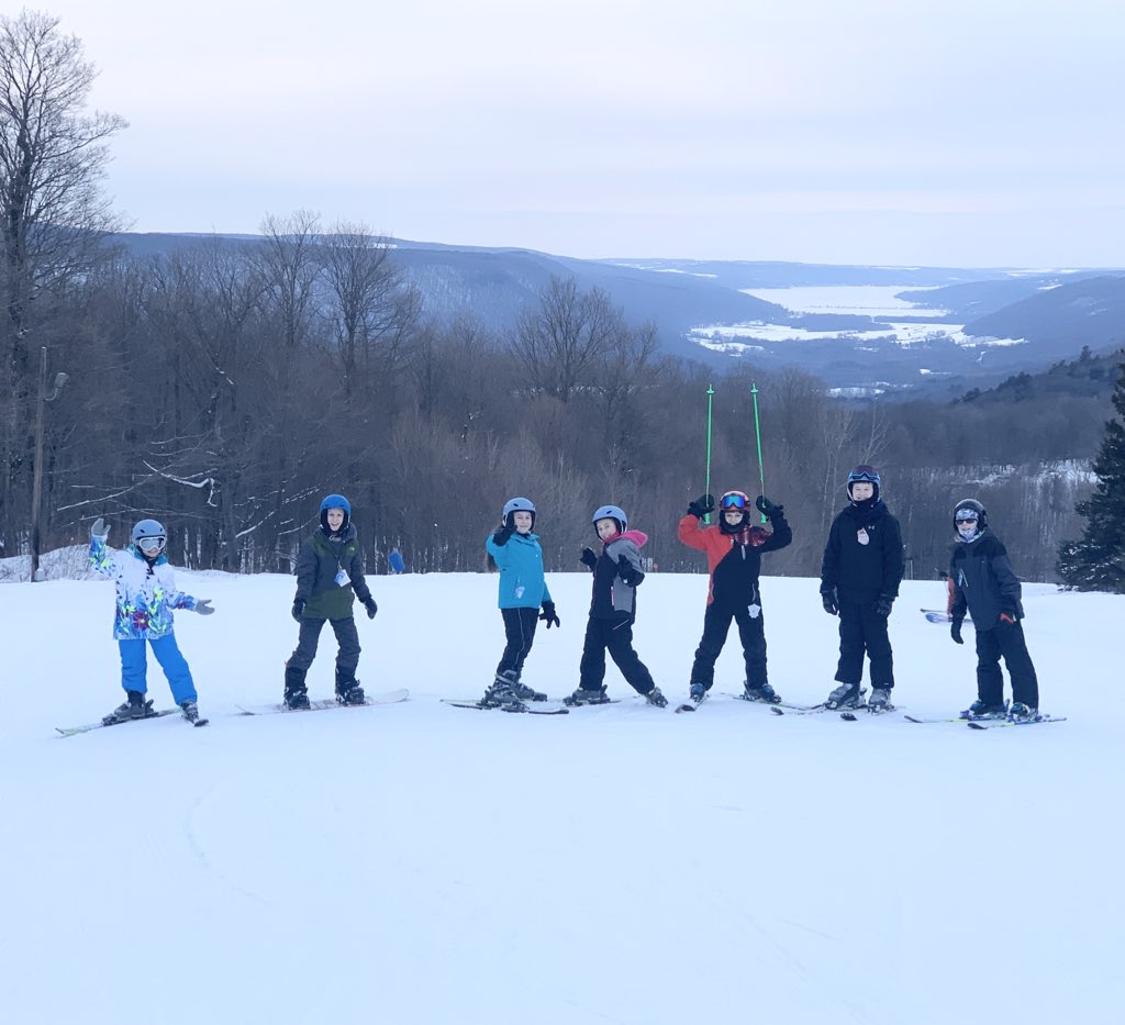 AlyssaCristaldi's tweet photo. Life is better on the slopes❄️ #teamMRE https://t.co/lTcp4qoMZT