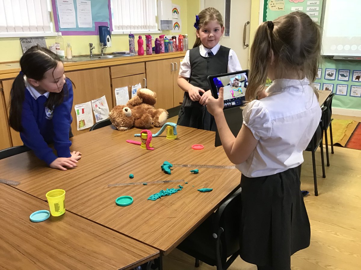 BantMissGrant's tweet photo. Then we had to reposition them frequently and take pictures of them each time. Once we put them together it made it look like our snakes were moving! #banttechweek https://t.co/FHIcFNNykr