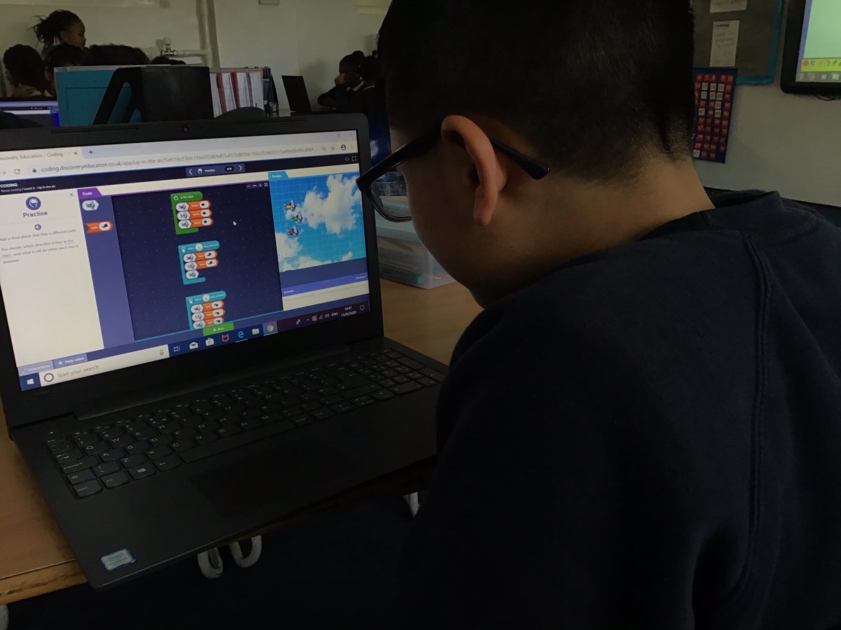 Morningside_ps's tweet photo. #year2 enjoyed their #espressocoding V2.0 lesson making their aeroplanes turn and change directions by inputting different keys #IT #Comouting #ICT https://t.co/TUsxMaLGUZ
