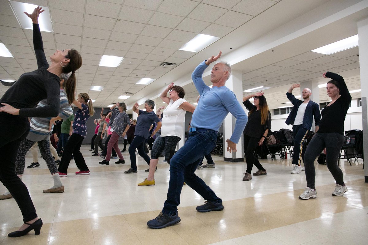 Le Petit Continental: c'est 5 quartiers de Montréal, près 50 participants et 8 répétitions de danse chacun.

Une dose de bonheur contagieux! ✨💚 #sylvainémardanse #sylvainemard #lepetitcontinental #danseenligne