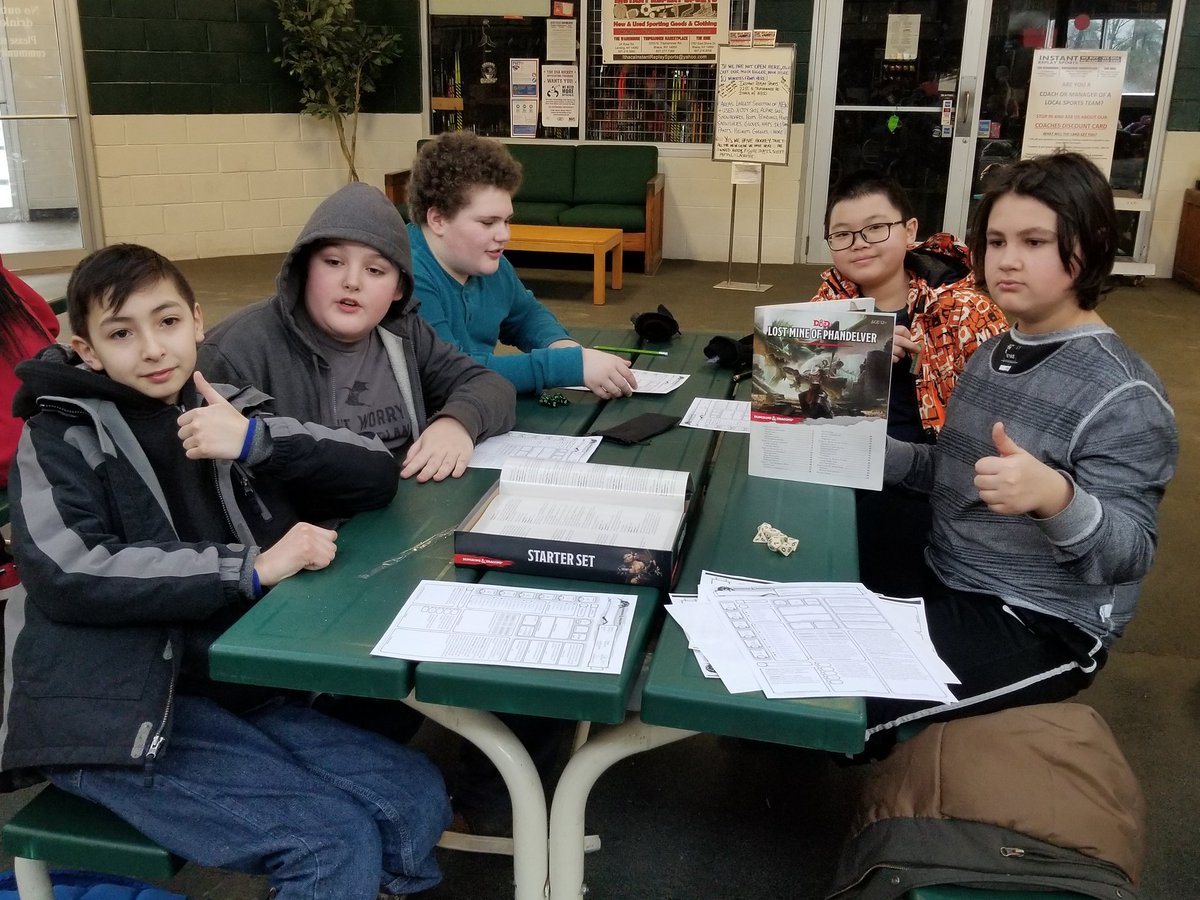 evans_vevans's tweet image. Celebrating the end of semester with our Boynton sixth graders at The Rink. #ICSDEquity #IthacaNYSchools @BoyntonMSIthaca @LWrightICSD