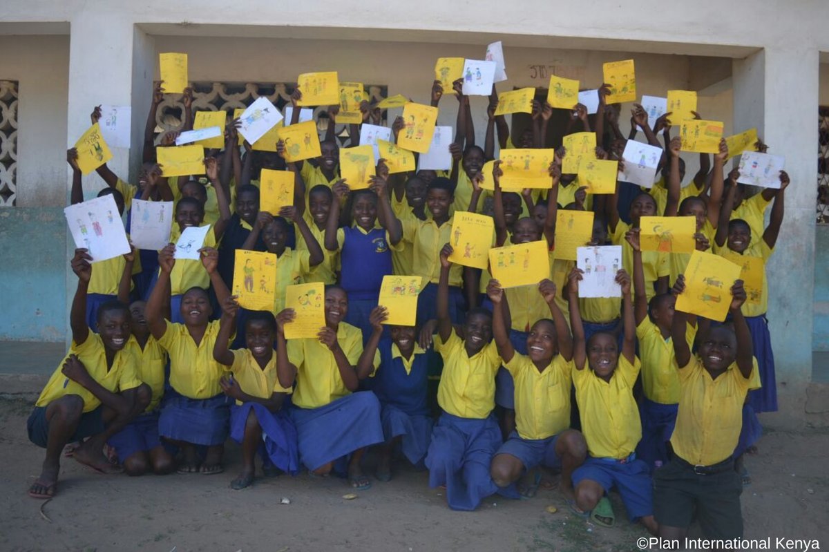 CanadaDev's tweet photo. These students know the power of words.
With the help of 🇨🇦 and @plancanada, these Kenyan students formed a journalism club to advocate for children’s rights and #genderequality. https://t.co/Oq8iKiiEUN