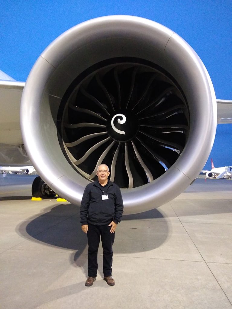 bia2222's tweet photo. GIG’s Station Operations Jorge Azevedo Rep on the 787 Delivery!  So proud of this guy!  His nomination is so well deserved!  Bravo! https://t.co/NaHnr3wMOL