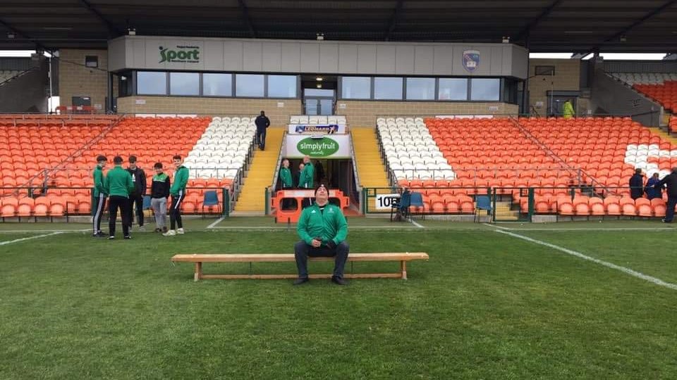 Today we bid farewell to a true Dwyer and club legend when we laid Peter Donnelly to rest.

Matchdays will never be the same again, his banter and craic will be sorely missed by all at the club.

Gone but never forgotten. 

RIP Pete