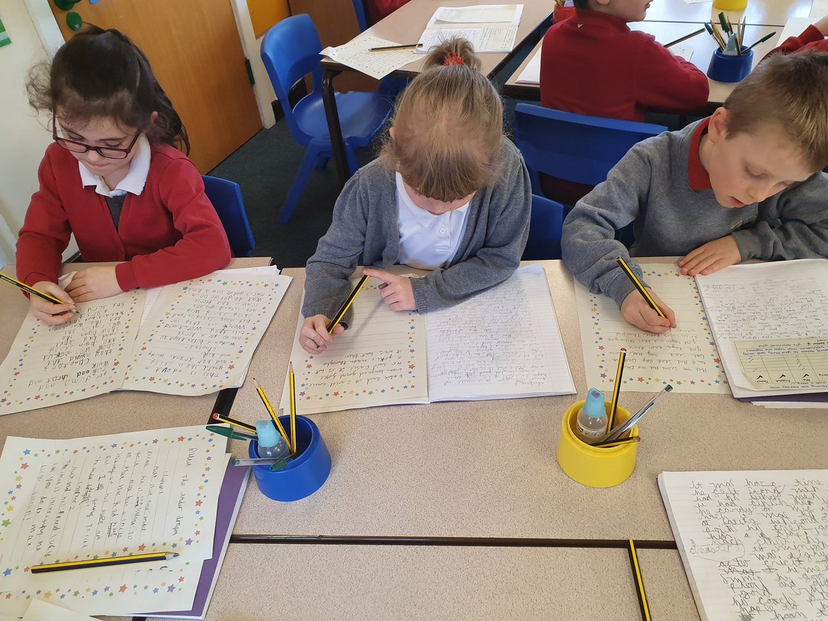 MonkFrystonSch's tweet photo. Writing up our best work in Year 2! 'Concentration Music' helping our children do their best, and a few stretches to keep us focussed #supertwos #writingwritingwriting #itsallwrite https://t.co/n2pBIgTTfl