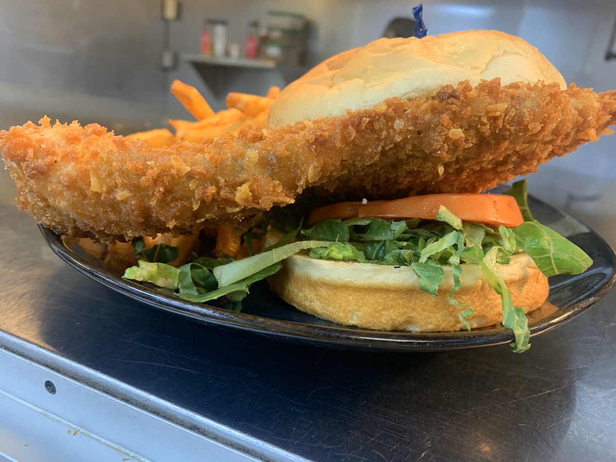 SpeedwayO's tweet photo. It’s $5 Tenderloin Thursday! Get you one! https://t.co/8SxFat24nl