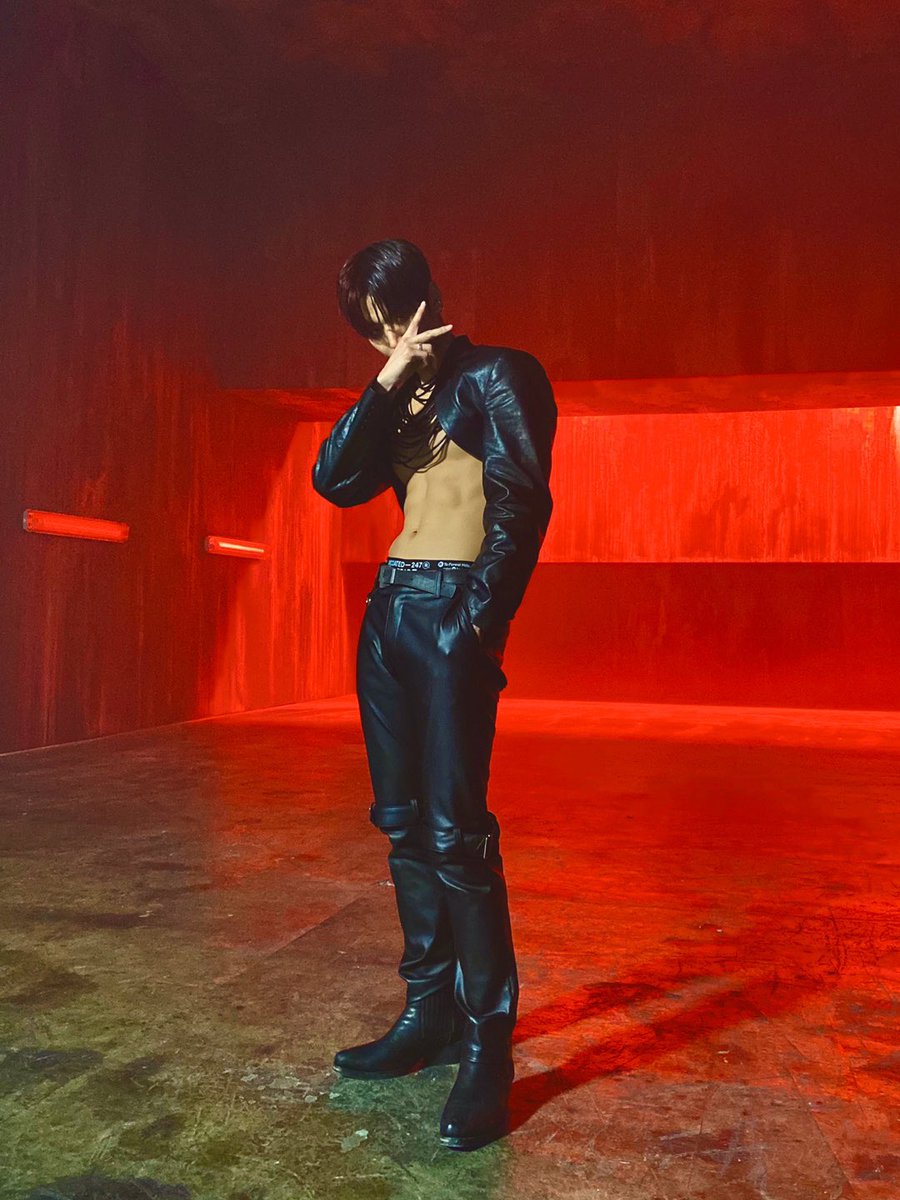 CUBE_PTG's tweet image. [#홍석] Thank you for all of your support and concern😎
I wanted to look stunning, and thankfully I think I made my self stunning!😊
Restricting myself was just a process.I am so happy to surprise you guys :) Thank you again, I will always sing with you in my heart. Love y’all♥️