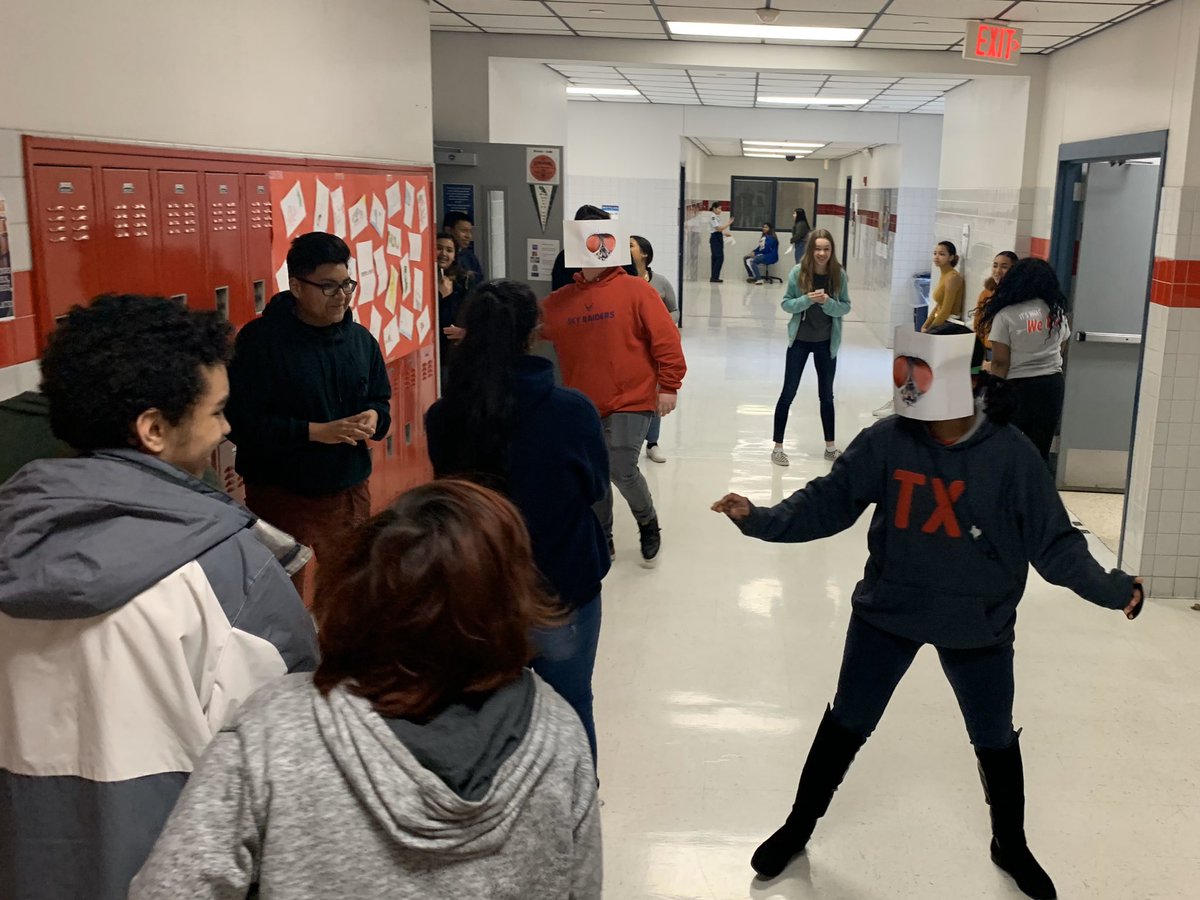 Spalding_Bio's tweet photo. A quick activity modeling the #evolution of silent crickets helped along by a parasitic fly on the island of Kauai.
🦗NN/Nn #ChirpChirp💀
🦗nn #Silent 👍🏻
@RHSRaiders @dentonisd @DentonISDTeach
#DentonISDDelivers #WeDidAScience https://t.co/JWhD0vpr6A