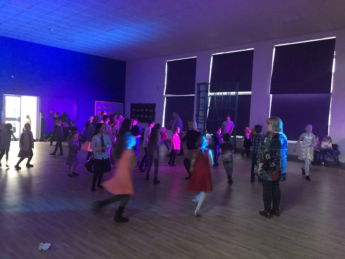 WeaverhamAcade1's tweet image. Disco fun! @NWATrust #funexercise