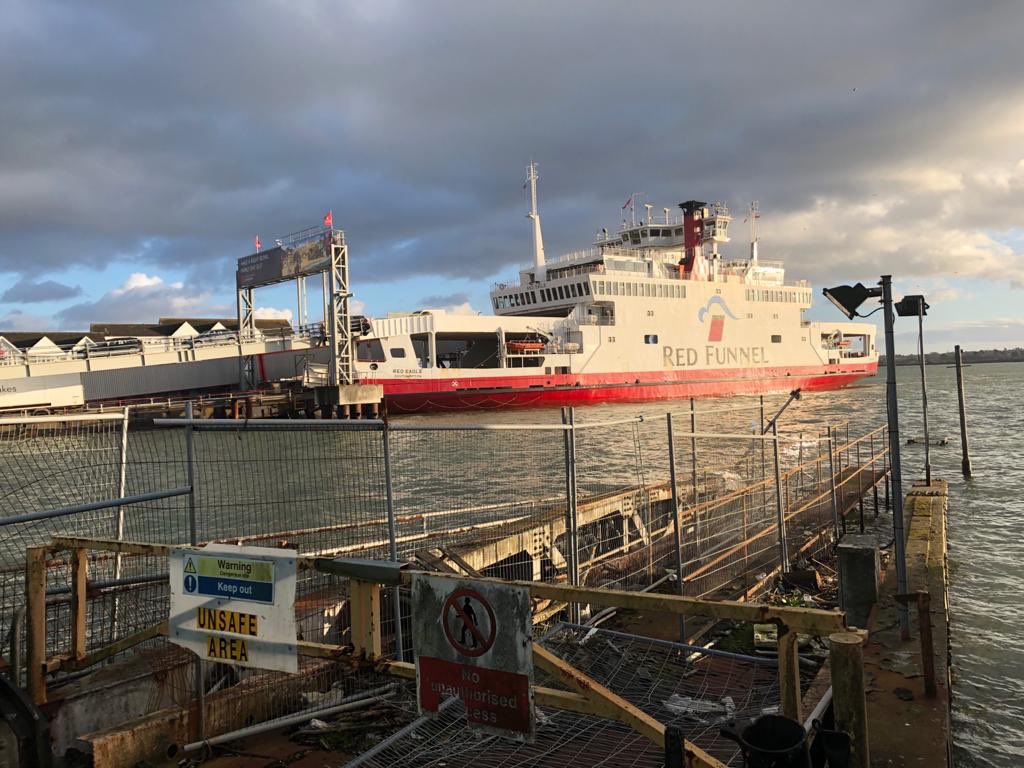 MDGovier's tweet image. In the corners of the UK today...one van in Isle of Wight and another in Cardiff #UKmap #gonenational #onroute