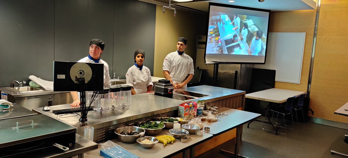 Our Nutrition students are doing a smoothies workshop in E143 right now!
@lulu_zamudio @humberFHSW