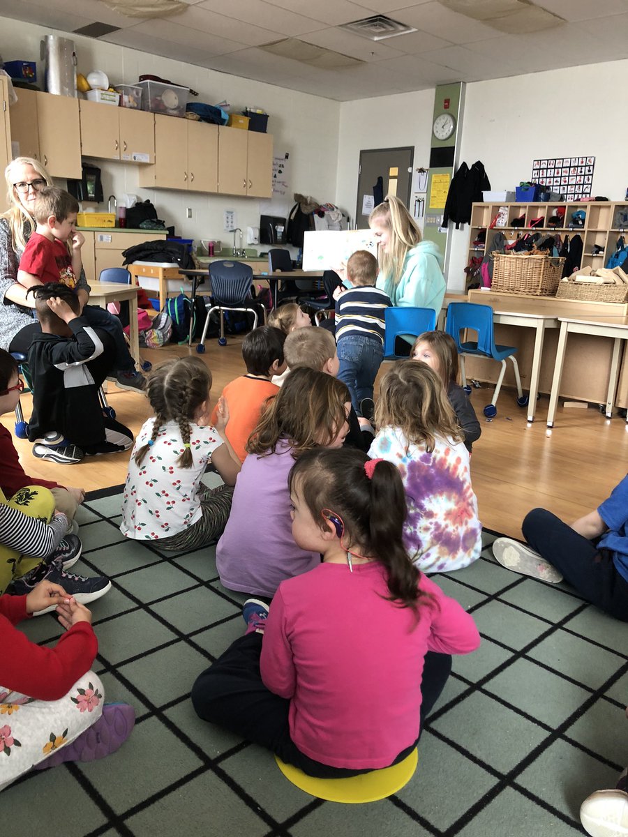 MsKMacKenzie's tweet photo. KB had a big day..first scooters then a visit from our lovely co-op student 💗 https://t.co/FajCwUPNxi