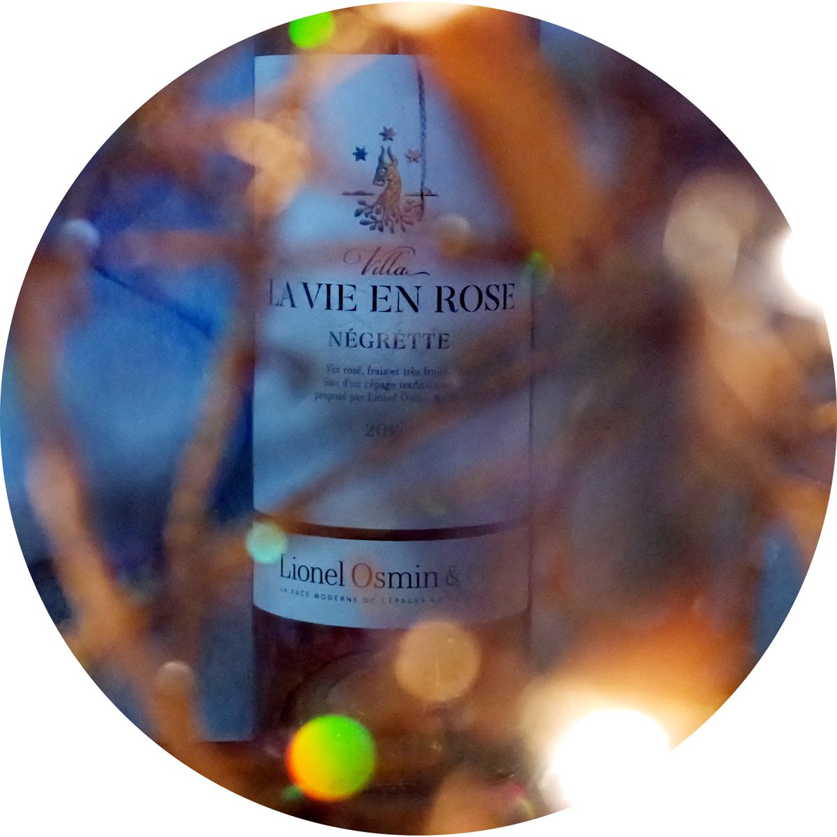ElementalBistro's tweet photo. Otro #vino ideal para #SanValentín: 'La vie en Rose' de la zona de #Toulouse, llamada la 'ciudad rosa'; un #rosado fresco y afrutado 🍇🍓🍑
.
#vinofrances #baresmadrid #14defebrero https://t.co/0II8WXRfjv
