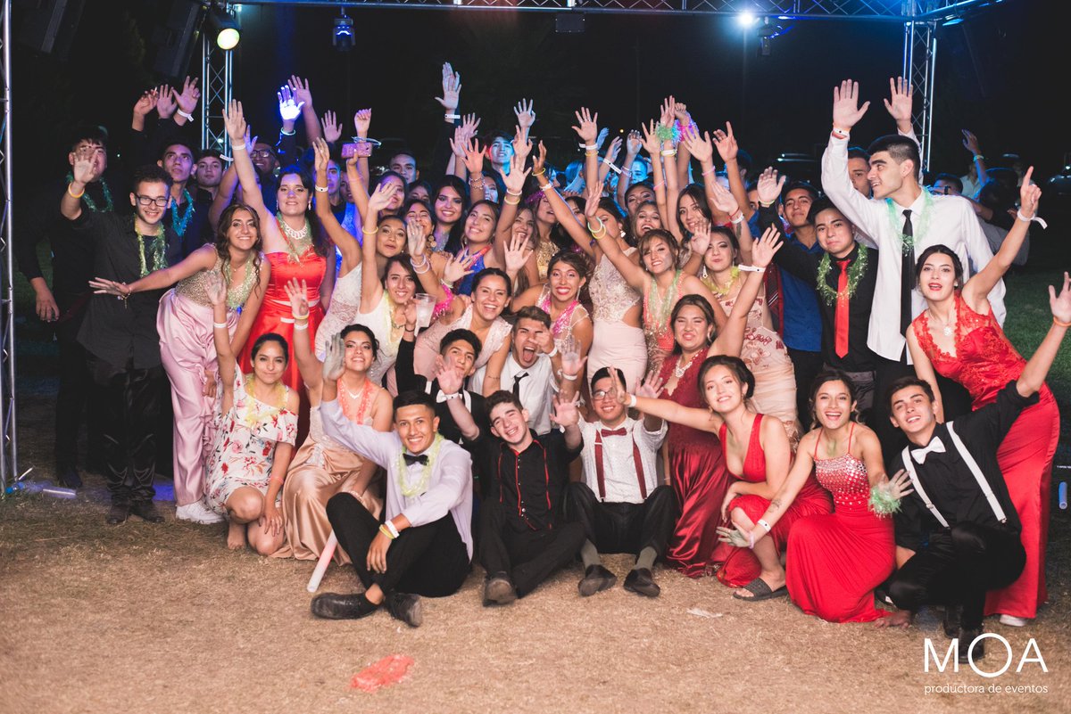 EventosMoa's tweet photo. ¡Así es como queremos que lo disfrutes! Con una sonrisa bien grande 😁🙌

Gracias Colegio Andacollo (turno tarde) por una noche increíble. 🔥🔥

Si estás organizando tu fiesta de egresados, ya sabes. Somos #MoaEventos https://t.co/QoH8dmT72Z