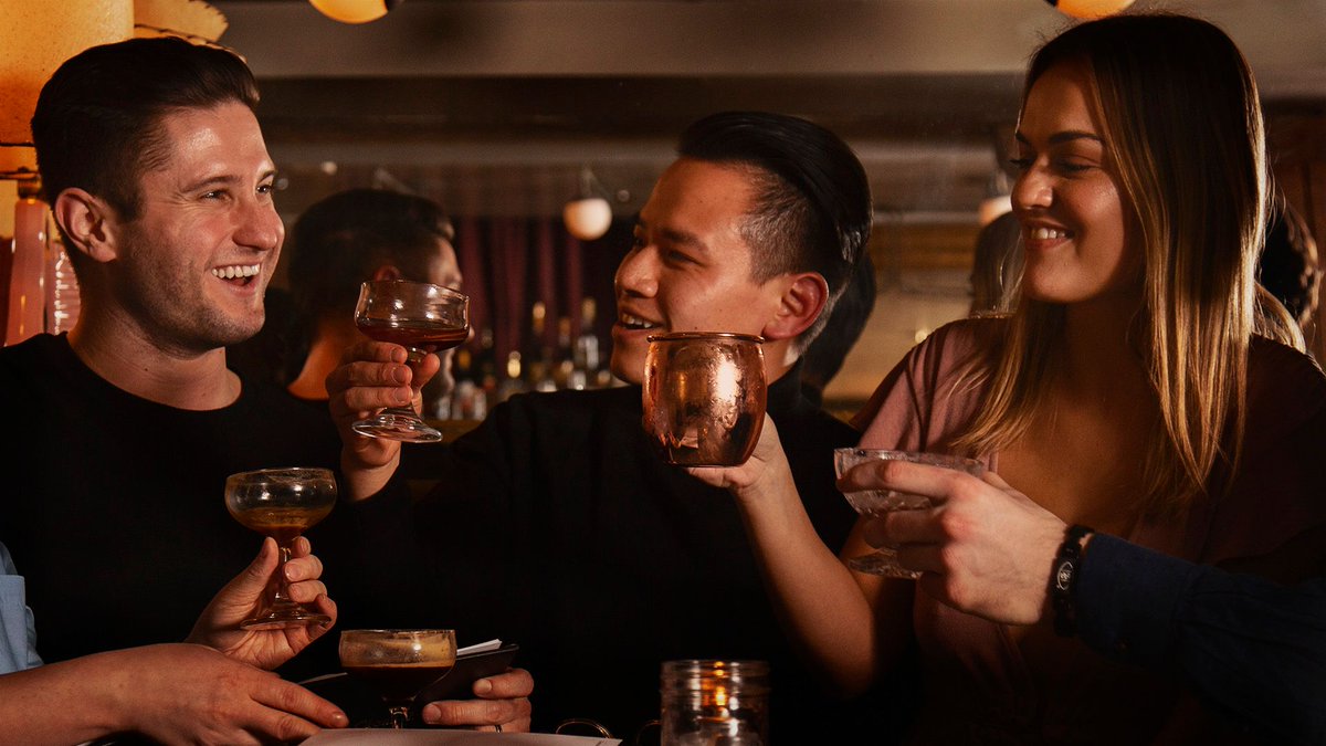 Weekend suggestion: cocktails in one of Canada's top 50 bars 🍸

#toronto #yyz #torontobars #drinks #torontodrinks #bars #speakeasy #hiddengem #torontohiddengem