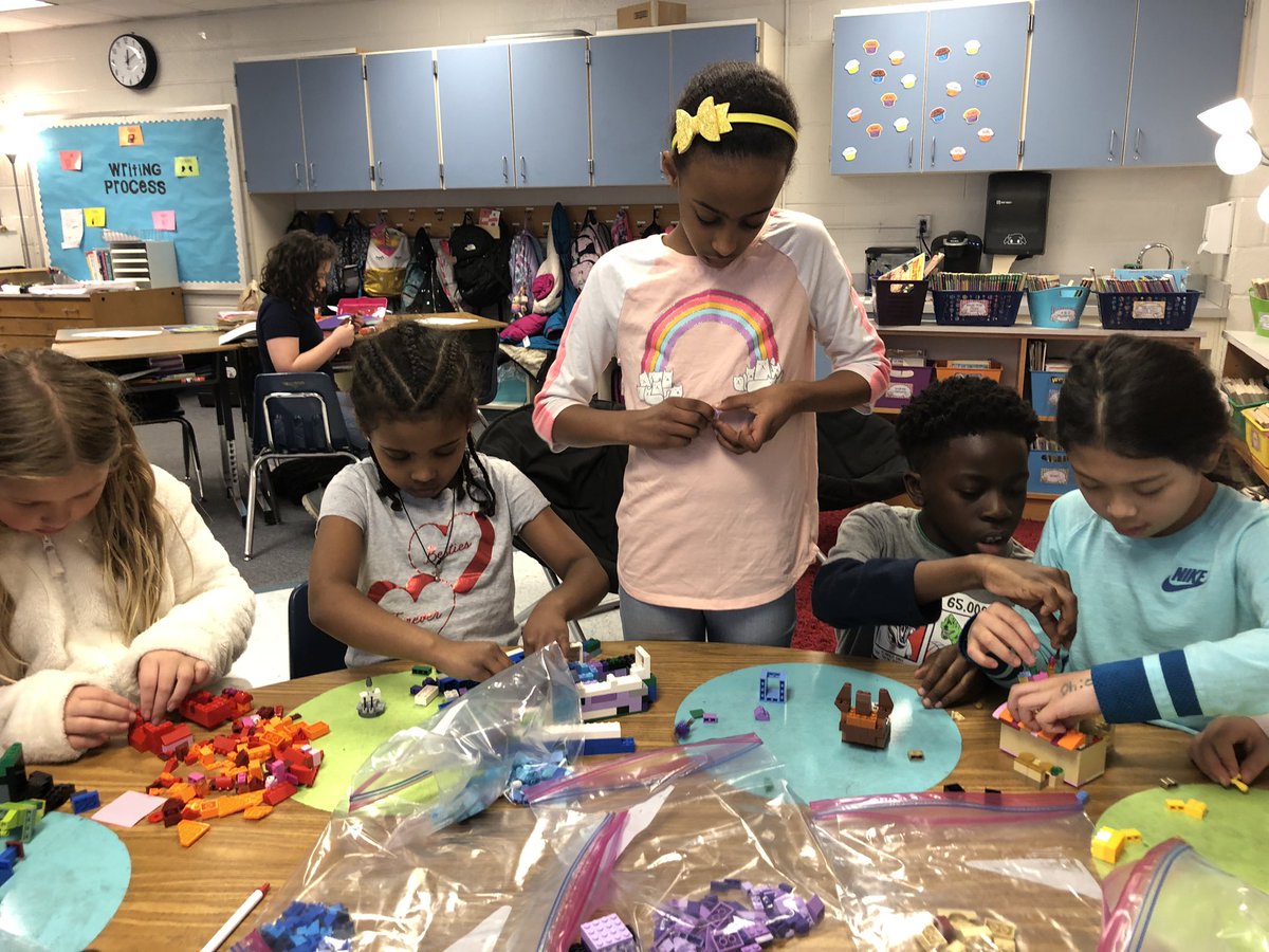 Thinkingin3rd's tweet photo. Indoor recess isn’t too bad with LEGOS: Creators, collaborators, Engineers!! Thanks Mrs. Spollen for your donation :) @bushhilles @Principal_Duffy @HannahFCollins https://t.co/tAAmJOpT4G