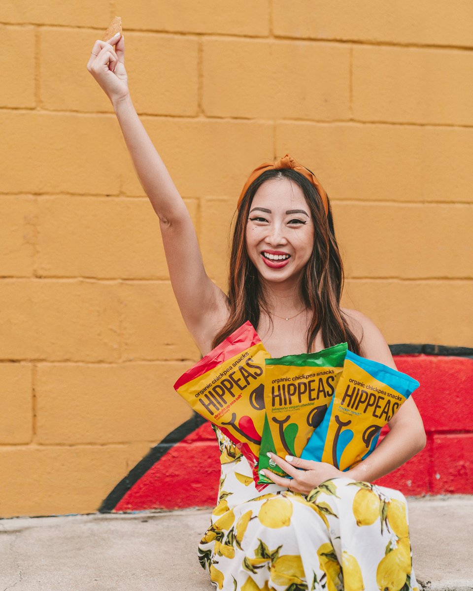 atasteofkoko's tweet photo. PSA if you love @hippeas_snacks puffs, they just launched tortilla chips! All vegan, gluten-free, and organic! You can find them ONLY 
at @wholefoods + @amazon. #ImAHippea #HippeasPartner 

Enter to win: https://t.co/TxUuSuHDF4 https://t.co/XEUilF09yu