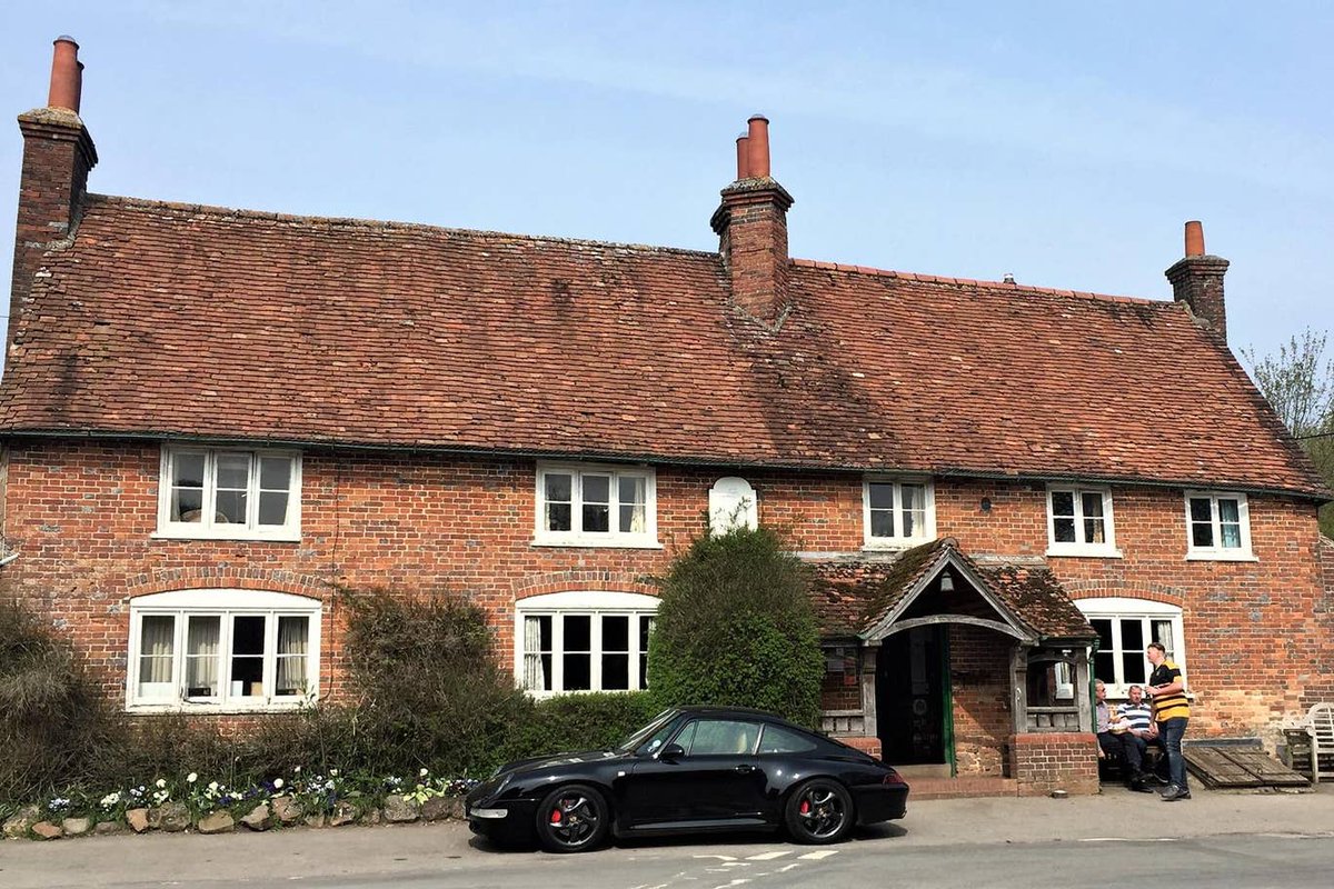 ukbrewing's tweet photo. The Bell Inn in Aldworth has been named the CAMRA Pub of the Year 2020.  It's been in the same family for 250 years.  The Bell Inn had previously won in 1990 when it was run by the current owner Hugh Macaulay's mother and father. https://t.co/wEBQKyhUfn @camra #caskale #pubs https://t.co/7t0TJNer6F