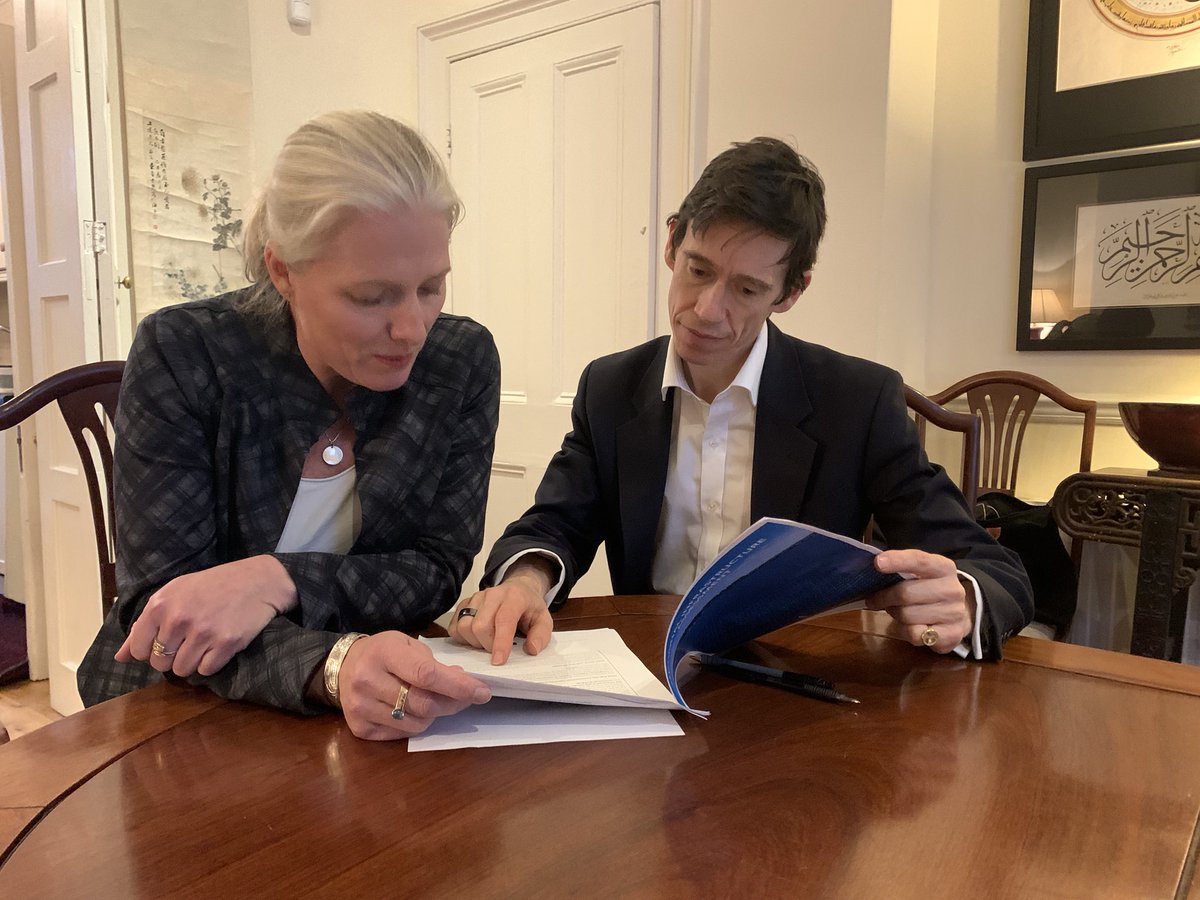 RoryStewartUK's tweet image. Fantastic to talk and learn this pm from
1.  The great NYPD Commissioner @CommissBratton on neighbourhood policing + tackling crime with energy, grip + precision #OperationLocal 

2. Visionary Canadian Minister @cathmckenna on our plans for London’s Environment and Infrastructure