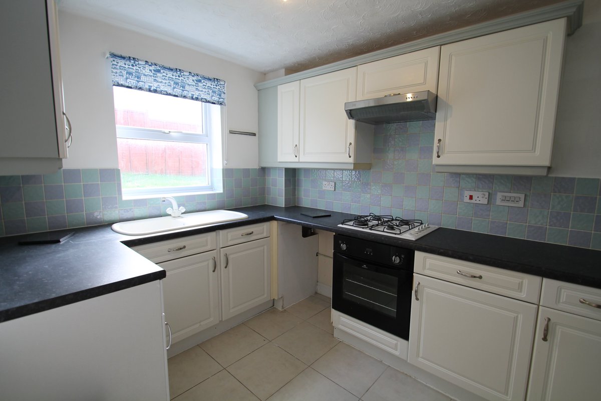 LettingsMB's tweet photo. Three bedroom semi-detached house in #Manadon, #Plymouth - £900 PCM.

The property benefits from master bedroom with en-suite, a rear garden and a garage.

For more information, please visit our website, https://t.co/YHEXrH5jCE or call our office on 01752 759905.

#Lettings https://t.co/hxgl0Tchlr