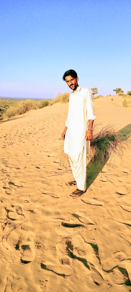Rahimoon101's tweet photo. هليا جي وياسين پوء روئيندي
مٽي سان ملياسين تہ پوء روئيندي..!!
👉#Rahimoon👈
@SialRabail
@Dhattimusafir47 https://t.co/0noqITJ4PK