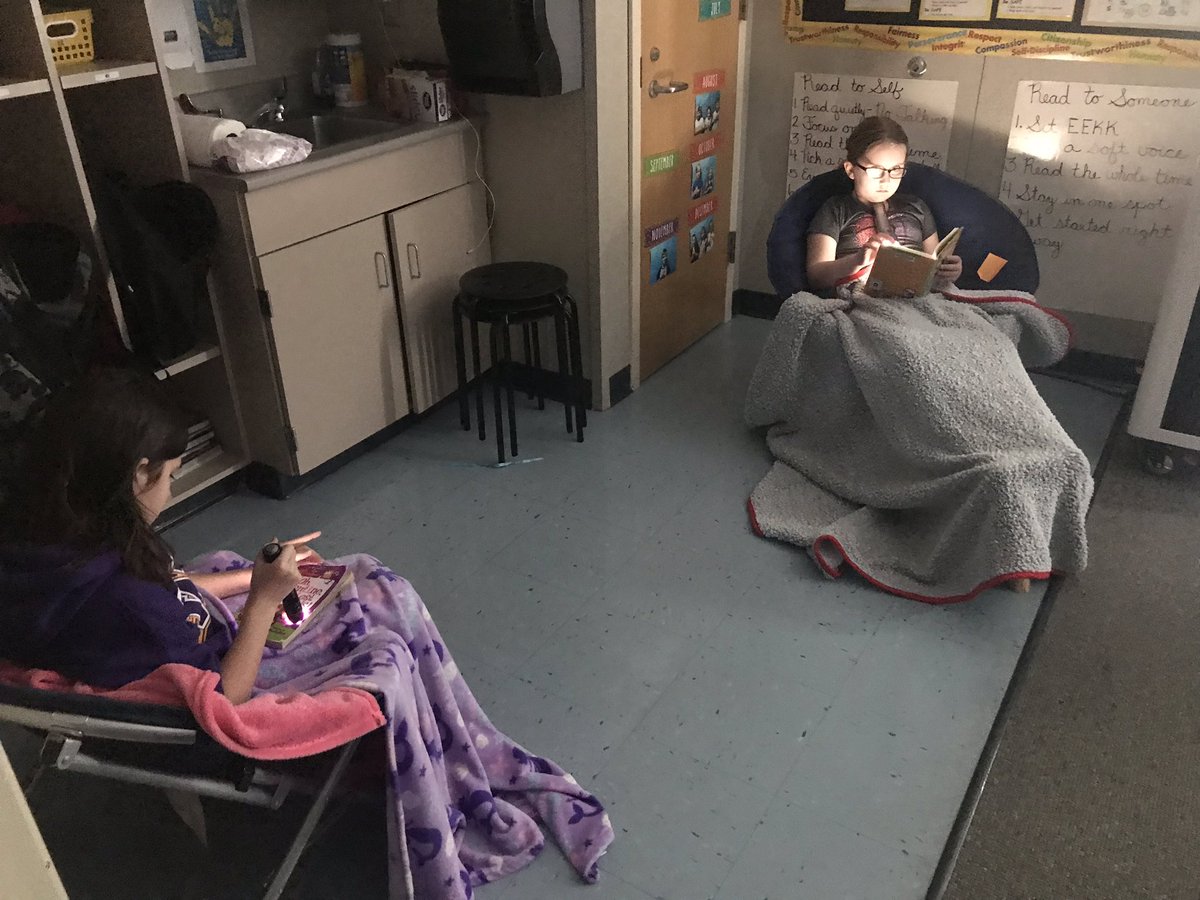 What happens when you pass 100 math fact levels? You earn Flashlight Reading! #connectses #bulletpride