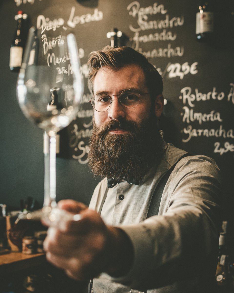 La Tizná honest grill, frente a la Torre del Oro. Ecológicos, fomentando el comercio justo, los mejores vinos de nuestra tierra. 

#angelesmuñózhornillo #joséantoniobarragán, criados entre estrellas Michelin.

Más fotos en: abfab.fun/2020/02/la-tiz…