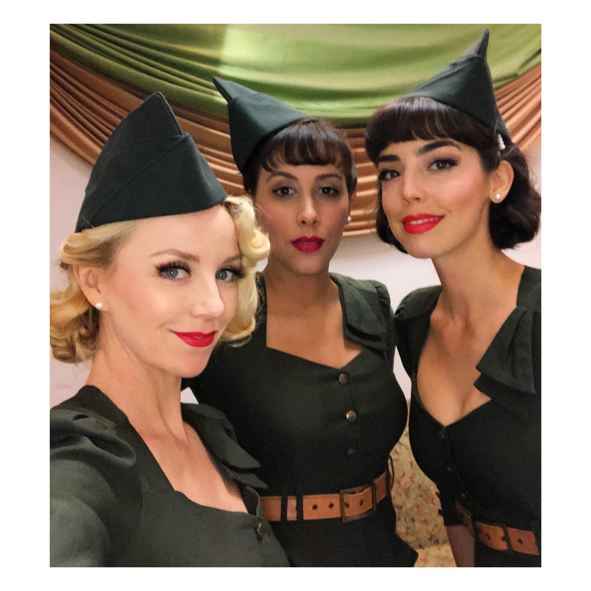 SunsetSingers's tweet photo. Backstage before the show! 📸🥰🎶 https://t.co/zXAHMhkJYP
