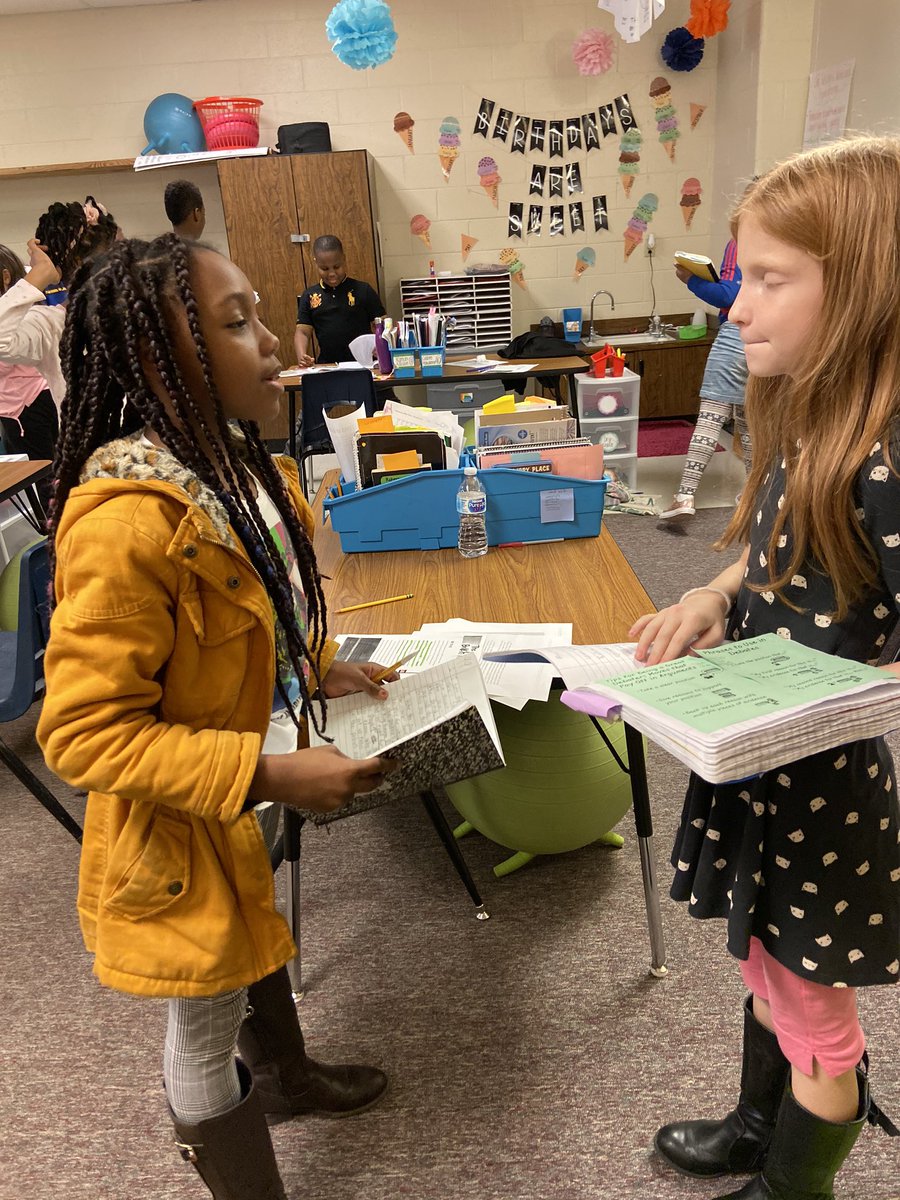 NancyRoberts4th's tweet photo. These Loyalists &amp; Patriots have been preparing for our Second Continental Congress debate on Friday. S’s held mock trials to rehearse stating their position w/ reasons &amp; evidence w/ an opponent in the classroom. @bakerelembears @LucyCalkins #journeytoawe #multipleperspectives https://t.co/WtprnFUV49