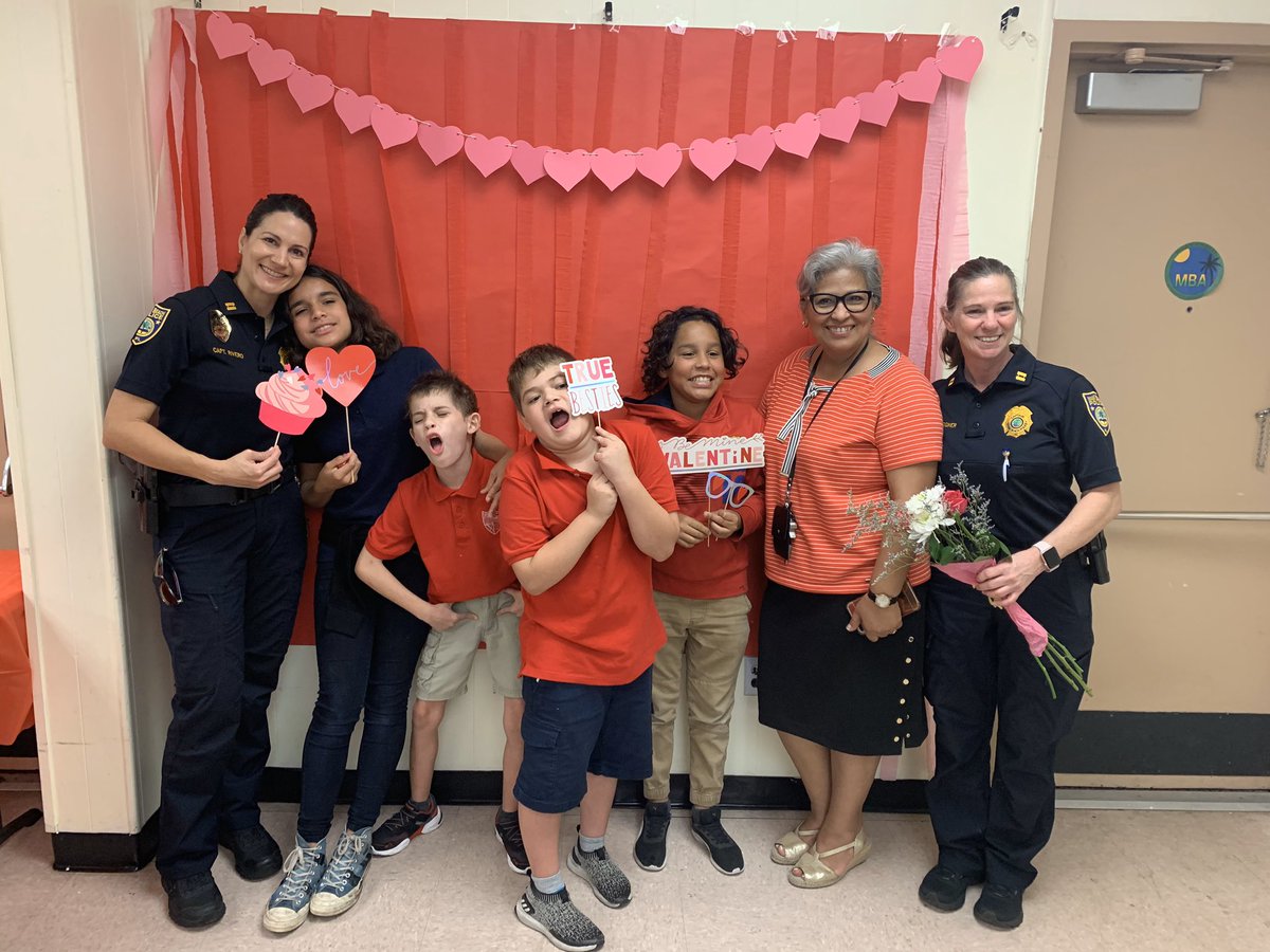 CaptMRiveroMBPD's tweet photo. A wonderful lunch with some of our @FienbergFisher sweetest Valentines friends #yourmbpd #MBPDCommunityAffairsUnit  #pizzaday https://t.co/TBGgLb1GoN