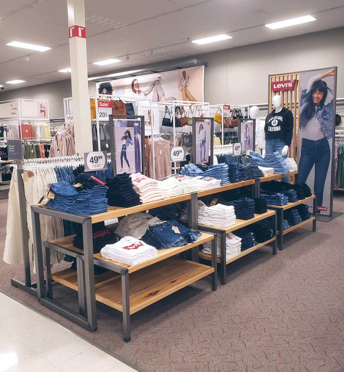 Hello Levi’s!! 👖❤️👖Come check it out at #T1205, #T1284, &amp; #T2290. Look at that those denim folds! 👖👖👖Visual Standards for the Win! Great job team!! #G298 🎯❤️🎯@ColonJosian <a href="/JaxBackes/">Jackie Backes</a>