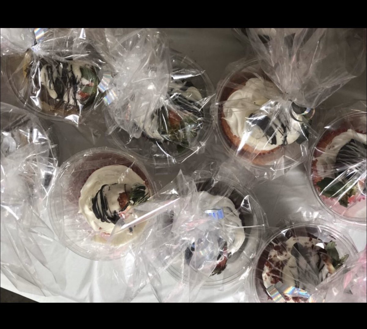 __ProjectLove's tweet image. We are set up and ready ‼️🥰 Come purchase some goodies from Project Love! 💕 We are located around Wham Breezeway till 2pm 🤗
 
#SIU #SIUC #PL